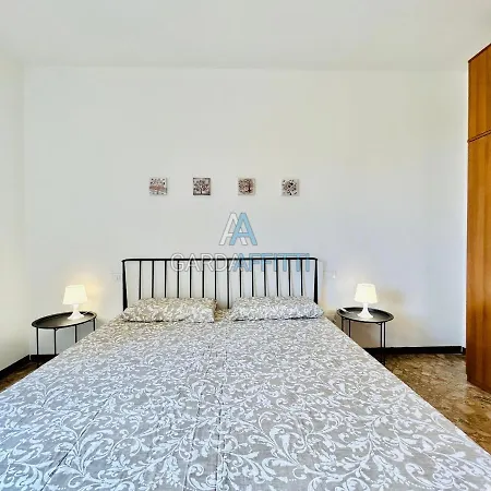 Apartment Ares - Vicino Al Di Garda E Stazione Treno