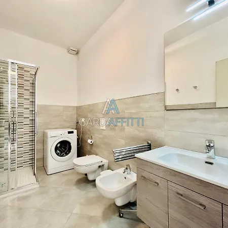 Ares - Vicino Al Di Garda E Stazione Treno Апартаменты